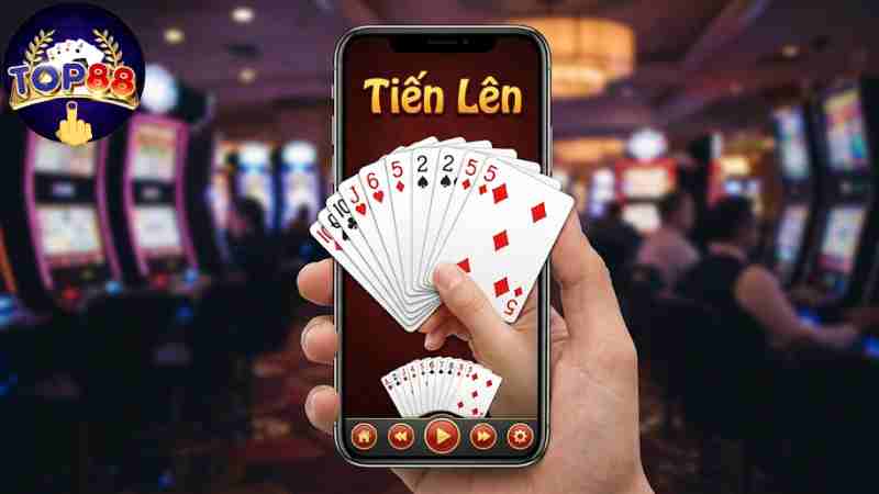 Bàn cược Tiến lên miền Nam đòi hỏi sự tập trung và tư duy.